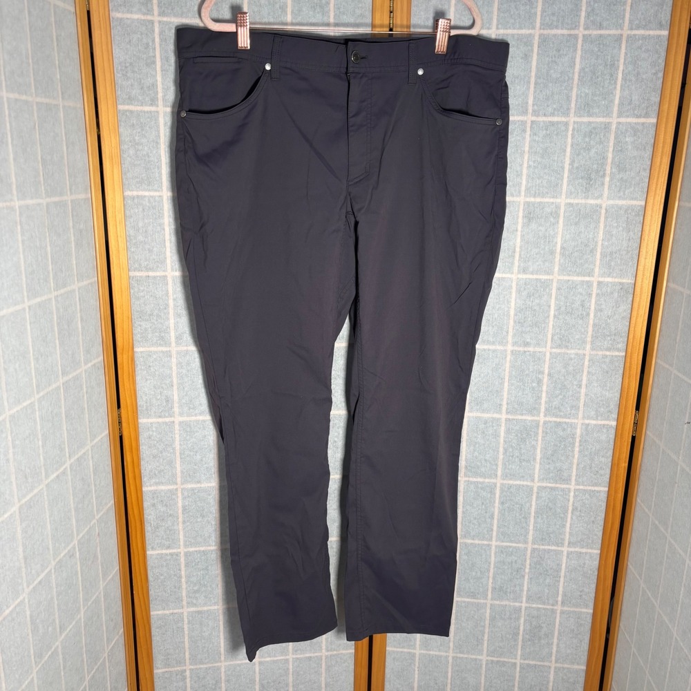 L.L Bean Mens Pants Size 38x30 Gray Straight Leg Casual Outdoor Hike‎ Venture